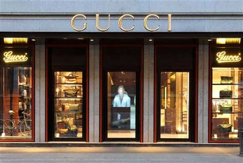 primo negozio gucci a milano|gucci milan boutique.